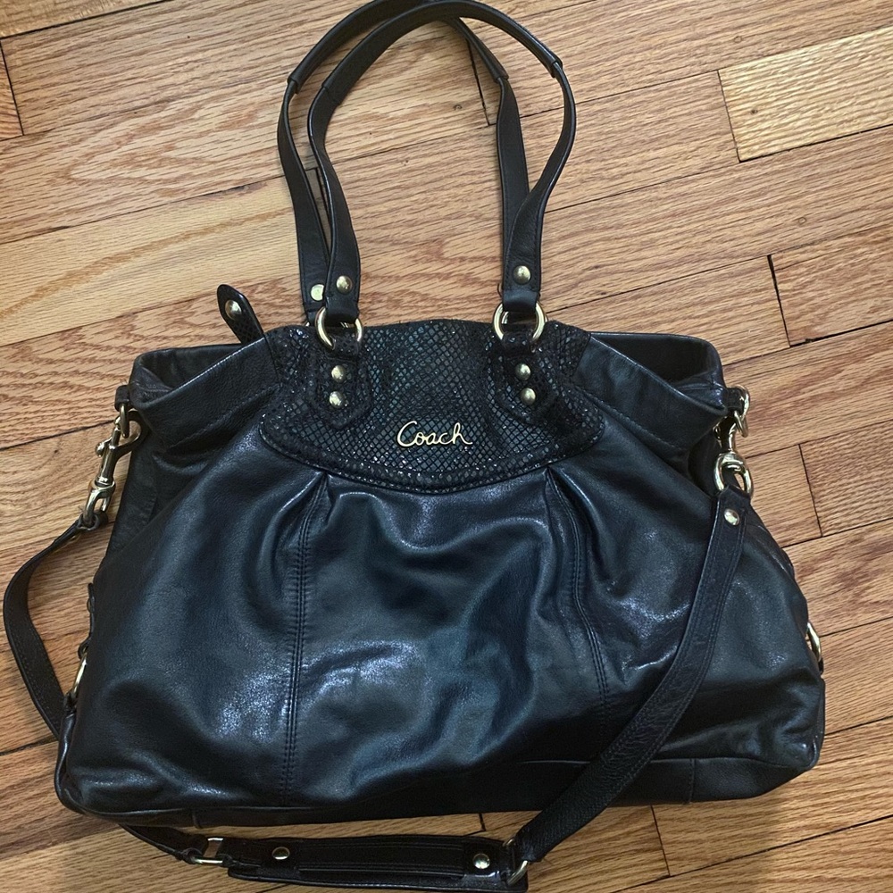 Coach shoulder bag